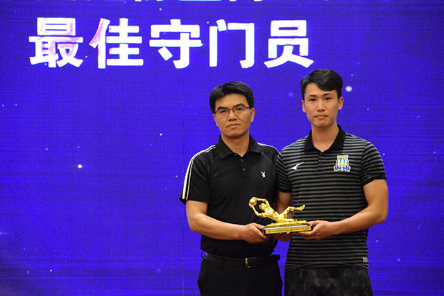 意甲-莱奥破门特奥建功 AC米兰2-1客胜科莫