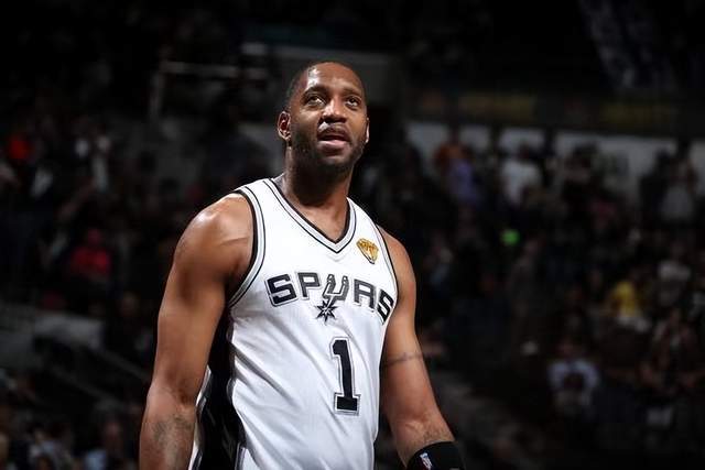 詹姆斯末节超神单节19分 湖人逆天翻盘胜快船